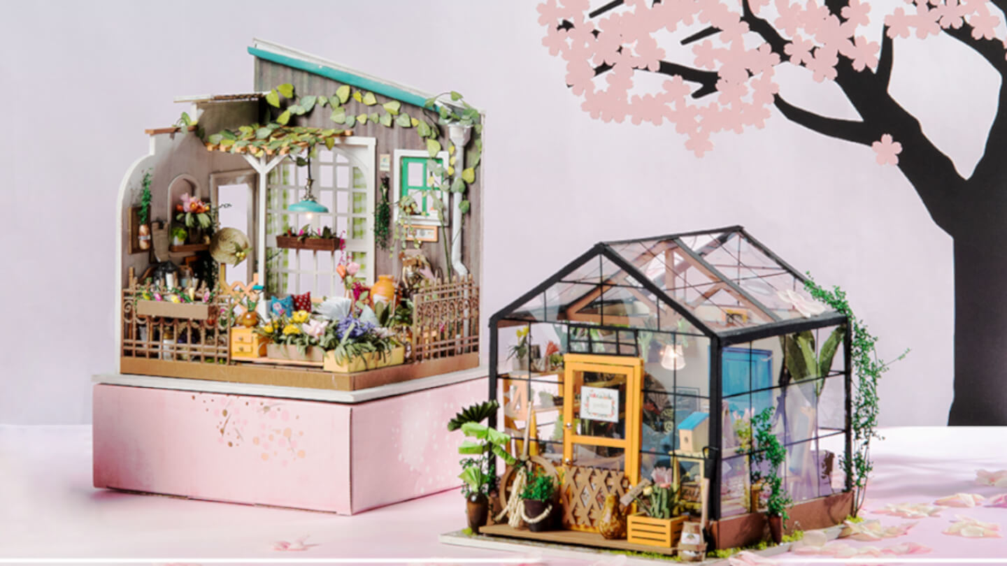 1: 24 DIY Miniature Dollhouse Kit Forest Times Shabby Chic Cottage Cabin  House With Light and Music Box Model Making Craft Supply 