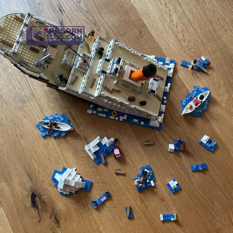 Small Lego Titanic sinking! 