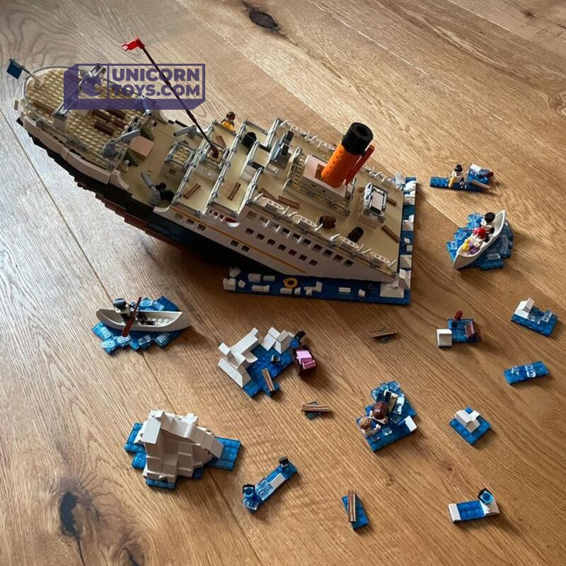 LOZ 1060 Sinking Titanic Mini Block Movie Scene Set for Ages 14
