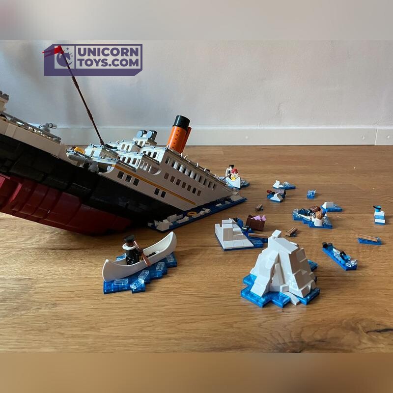 Small Lego Titanic sinking! 