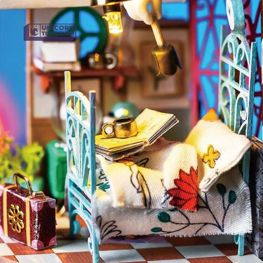 Bloomy House | Robotime Glass Miniature Dollhouse Kit DS002