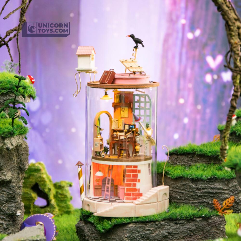 Secluded Neighbour | Robotime Glass Miniature Dollhouse Kit DS003