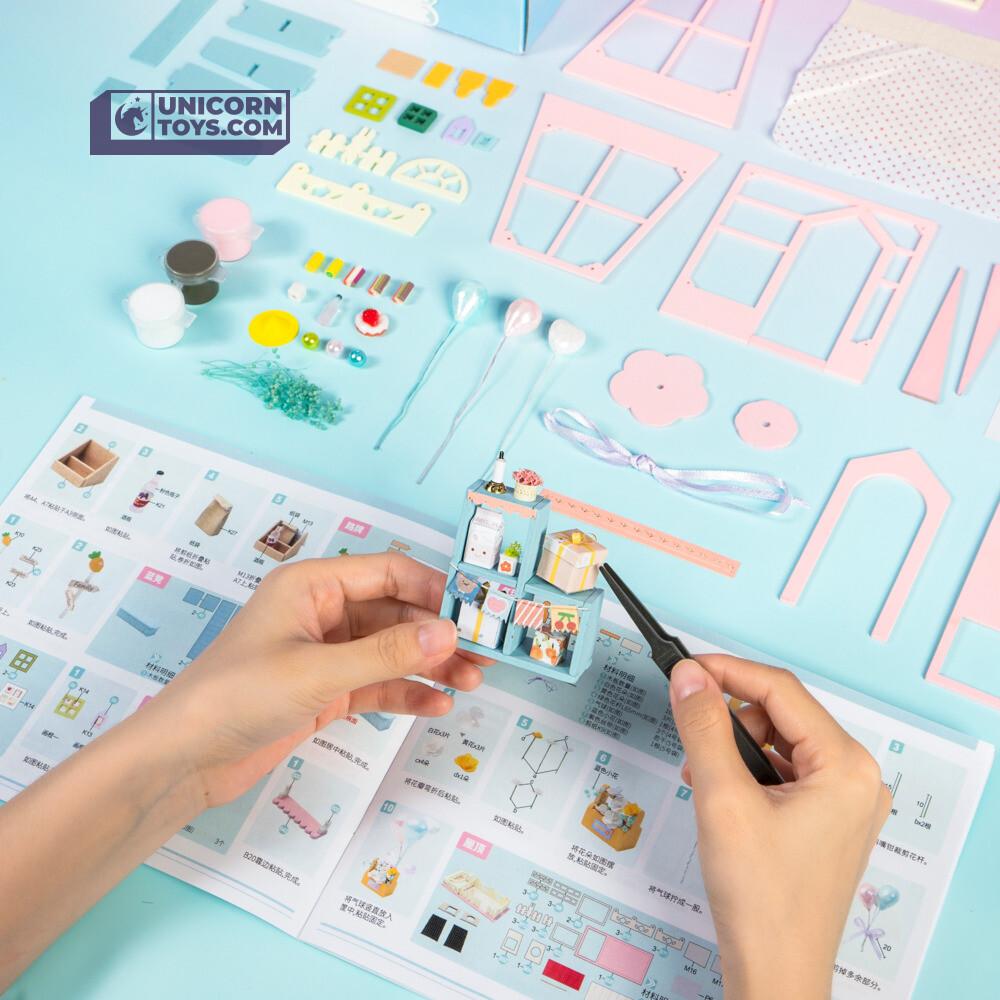 Holiday Party Time | Robotime DG153 DIY 1:24 Dollhouse Miniatures Kit